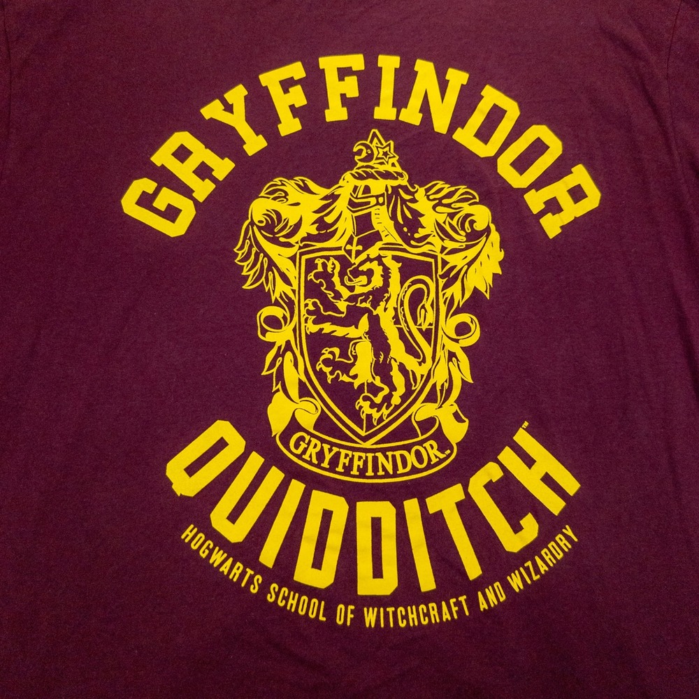 Harry Potter Gryffindor T-Shirt Mens XLT Maroon Quidditch Graphic Tee Wizarding